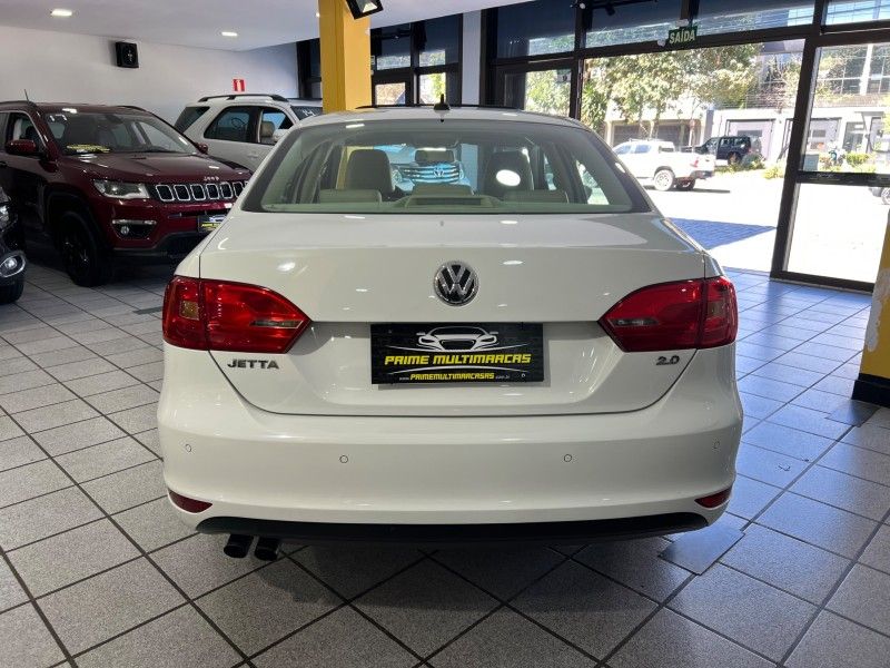 VOLKSWAGEN JETTA 2.0 COMFORTLINE TIPTRONIC 2013/2013 PRIME MULTIMARCAS CAXIAS DO SUL / Carros no Vale