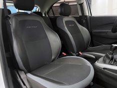 CHEVROLET ONIX 1.4 MPFI ACTIV 8V 2018/2019 ÓTIMA CAR FLORES DA CUNHA / Carros no Vale