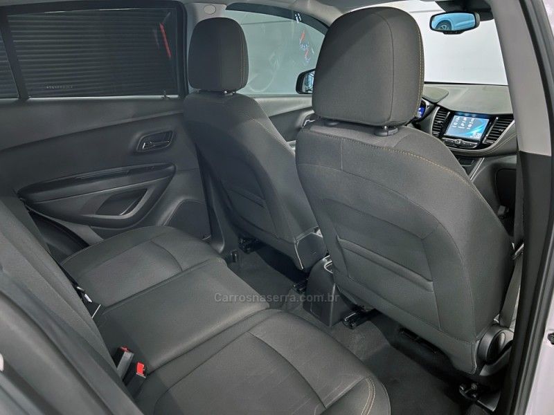 CHEVROLET TRACKER 1.4 16V TURBO LT 2017/2018 ÓTIMA CAR FLORES DA CUNHA / Carros no Vale