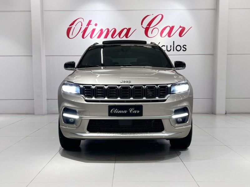 JEEP COMMANDER 2.0 OVERLAND HURRICANE 4X4 TURBO 2025/2025 ÓTIMA CAR FLORES DA CUNHA / Carros no Vale JEEP COMMANDER 2.0 OVERLAND HURRICANE 4X4 TURBO 2025/2025 ÓTIMA CAR FLORES DA CUNHA / Carros no Vale