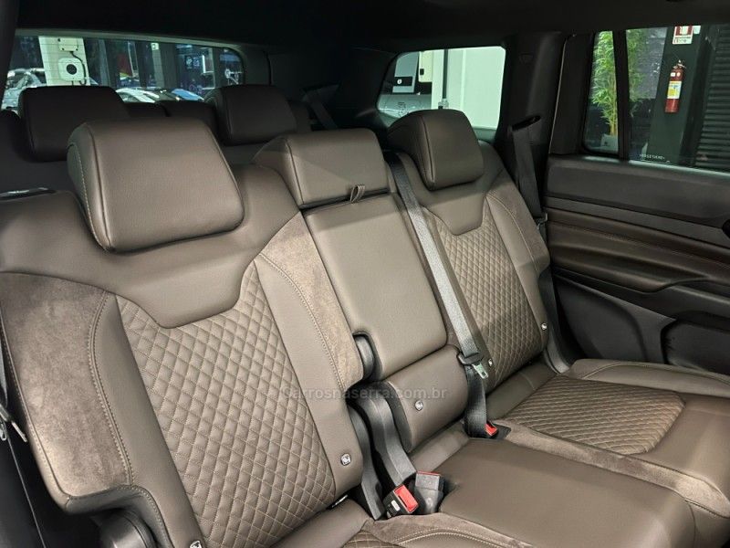 JEEP COMMANDER 2.0 OVERLAND HURRICANE 4X4 TURBO 2025/2025 ÓTIMA CAR FLORES DA CUNHA / Carros no Vale JEEP COMMANDER 2.0 OVERLAND HURRICANE 4X4 TURBO 2025/2025 ÓTIMA CAR FLORES DA CUNHA / Carros no Vale