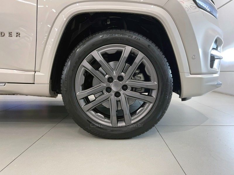 JEEP COMMANDER 2.0 OVERLAND HURRICANE 4X4 TURBO 2025/2025 ÓTIMA CAR FLORES DA CUNHA / Carros no Vale JEEP COMMANDER 2.0 OVERLAND HURRICANE 4X4 TURBO 2025/2025 ÓTIMA CAR FLORES DA CUNHA / Carros no Vale