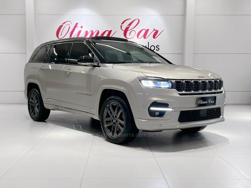 JEEP COMMANDER 2.0 OVERLAND HURRICANE 4X4 TURBO 2025/2025 ÓTIMA CAR FLORES DA CUNHA / Carros no Vale JEEP COMMANDER 2.0 OVERLAND HURRICANE 4X4 TURBO 2025/2025 ÓTIMA CAR FLORES DA CUNHA / Carros no Vale