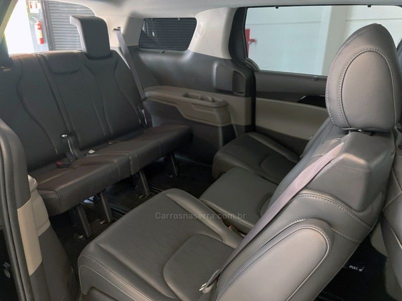 KIA CARNIVAL 3.5 EX V6 24V 2024/2025 ÓTIMA CAR FLORES DA CUNHA / Carros no Vale