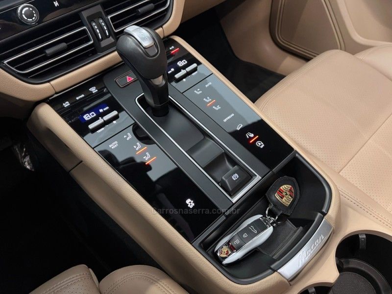 PORSCHE MACAN 2.0 16V 2024/2024 ÓTIMA CAR FLORES DA CUNHA / Carros no Vale