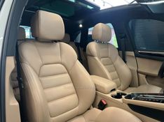 PORSCHE MACAN 2.0 16V 2024/2024 ÓTIMA CAR FLORES DA CUNHA / Carros no Vale