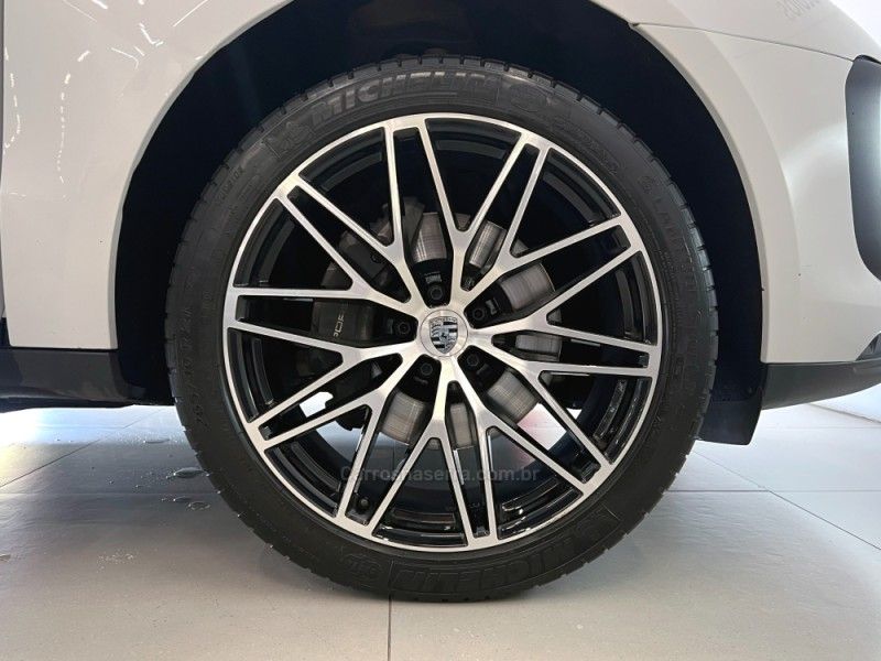 PORSCHE MACAN 2.0 16V 2024/2024 ÓTIMA CAR FLORES DA CUNHA / Carros no Vale