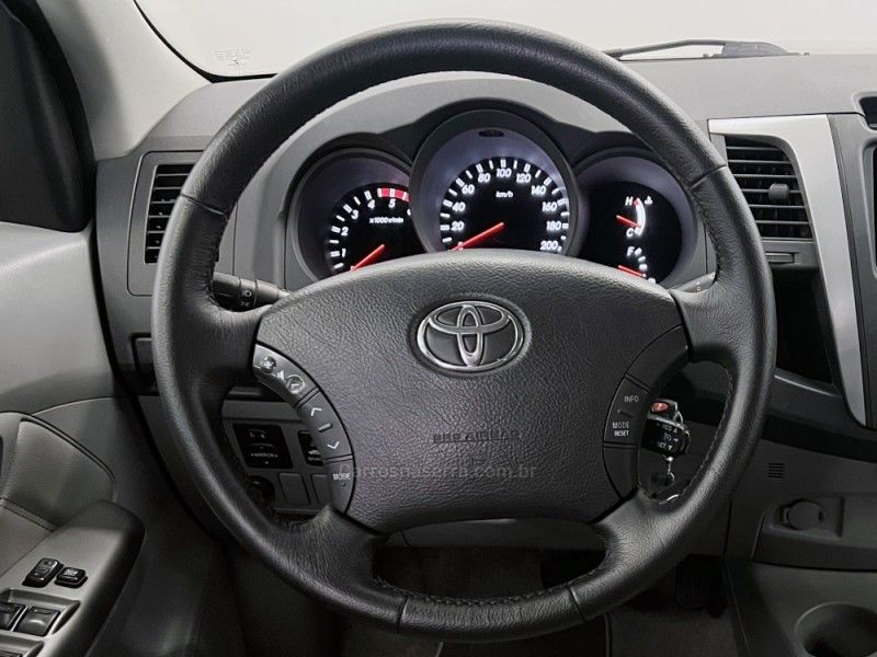 TOYOTA HILUX 3.0 SRV 4X4 CD 16V TURBO INTERCOOLER 2010/2010 ÓTIMA CAR FLORES DA CUNHA / Carros no Vale