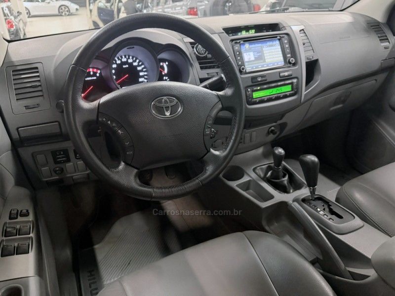 TOYOTA HILUX 3.0 SRV 4X4 CD 16V TURBO INTERCOOLER 2010/2010 ÓTIMA CAR FLORES DA CUNHA / Carros no Vale