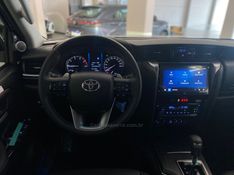 TOYOTA HILUX SW4 2.8 4X4 SRX PLATINUM TURBO 2026/2026 ÓTIMA CAR FLORES DA CUNHA / Carros no Vale