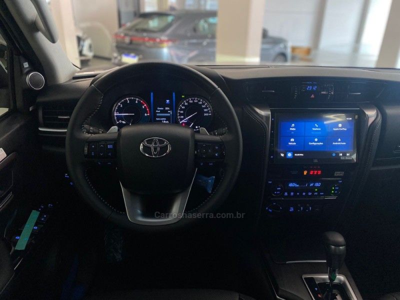 TOYOTA HILUX SW4 2.8 4X4 SRX PLATINUM TURBO 2026/2026 ÓTIMA CAR FLORES DA CUNHA / Carros no Vale TOYOTA HILUX SW4 2.8 4X4 SRX PLATINUM TURBO 2026/2026 ÓTIMA CAR FLORES DA CUNHA / Carros no Vale