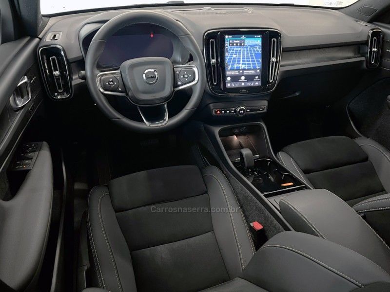 VOLVO C40 P8 RECHARGE TWIN ELECTRIC ULTIMATE AWD 2023/2024 ÓTIMA CAR FLORES DA CUNHA / Carros no Vale VOLVO C40 P8 RECHARGE TWIN ELECTRIC ULTIMATE AWD 2023/2024 ÓTIMA CAR FLORES DA CUNHA / Carros no Vale