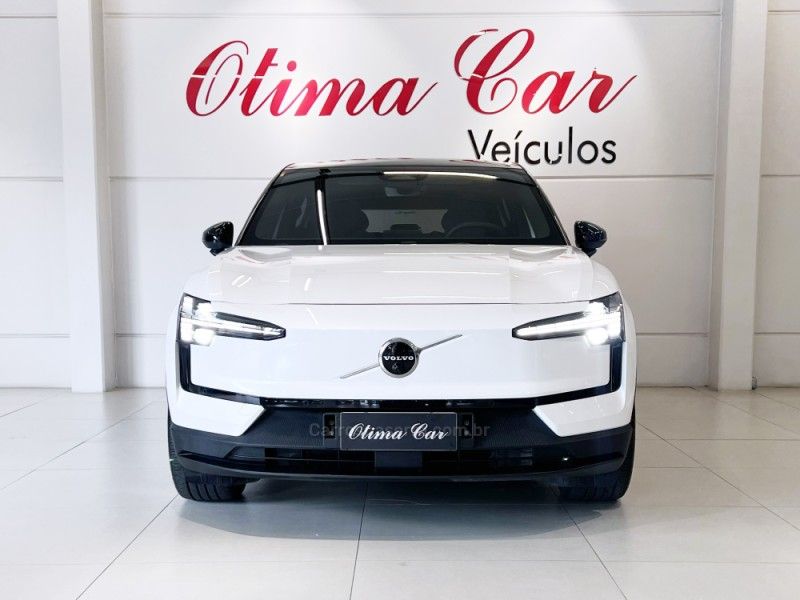 VOLVO EX30 ULTRA EXTENDED RANGE 2024/2024 ÓTIMA CAR FLORES DA CUNHA / Carros no Vale