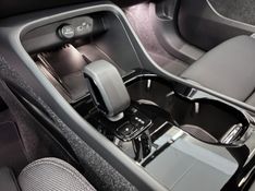 VOLVO EX40 PLUS P6 ELÉTRICO 2026/2026 ÓTIMA CAR FLORES DA CUNHA / Carros no Vale