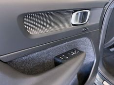 VOLVO EX40 PLUS P6 ELÉTRICO 2026/2026 ÓTIMA CAR FLORES DA CUNHA / Carros no Vale