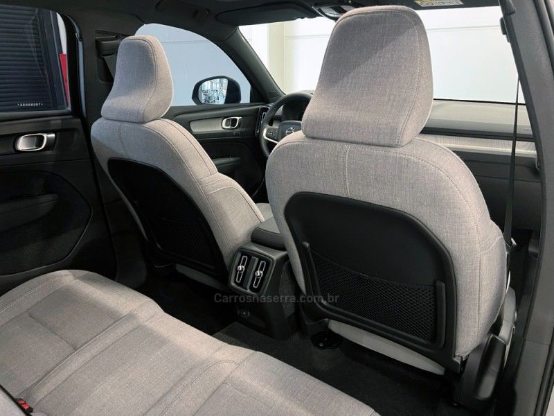 VOLVO EX40 PLUS P6 ELÉTRICO 2026/2026 ÓTIMA CAR FLORES DA CUNHA / Carros no Vale