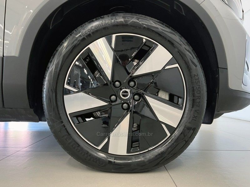 VOLVO EX40 PLUS P6 ELÉTRICO 2026/2026 ÓTIMA CAR FLORES DA CUNHA / Carros no Vale