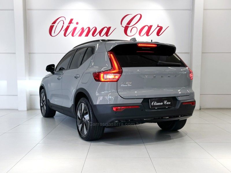 VOLVO EX40 PLUS P6 ELÉTRICO 2026/2026 ÓTIMA CAR FLORES DA CUNHA / Carros no Vale