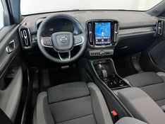 VOLVO EX40 PLUS P6 ELÉTRICO 2026/2026 ÓTIMA CAR FLORES DA CUNHA / Carros no Vale