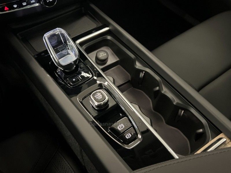 VOLVO XC60 2.0 T8 RECHARGE PLUS AWD HIBRIDO 2026/2026 ÓTIMA CAR FLORES DA CUNHA / Carros no Vale VOLVO XC60 2.0 T8 RECHARGE PLUS AWD HIBRIDO 2026/2026 ÓTIMA CAR FLORES DA CUNHA / Carros no Vale