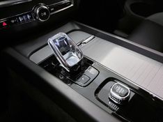 VOLVO XC60 2.0 T8 ULTIMATE DARK AWD HIBRIDO 2022/2023 ÓTIMA CAR FLORES DA CUNHA / Carros no Vale