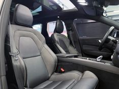 VOLVO XC60 2.0 T8 ULTIMATE DARK AWD HIBRIDO 2022/2023 ÓTIMA CAR FLORES DA CUNHA / Carros no Vale
