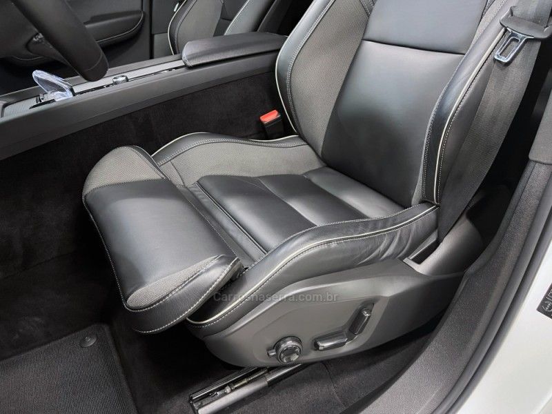 VOLVO XC60 2.0 T8 ULTIMATE DARK AWD HIBRIDO 2022/2023 ÓTIMA CAR FLORES DA CUNHA / Carros no Vale VOLVO XC60 2.0 T8 ULTIMATE DARK AWD HIBRIDO 2022/2023 ÓTIMA CAR FLORES DA CUNHA / Carros no Vale