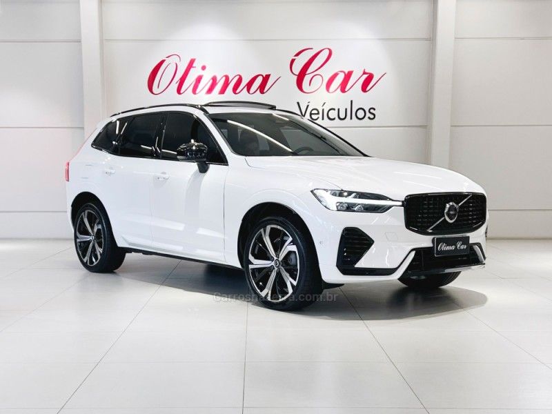 VOLVO XC60 2.0 T8 ULTIMATE DARK AWD HIBRIDO 2022/2023 ÓTIMA CAR FLORES DA CUNHA / Carros no Vale