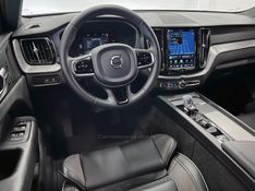 VOLVO XC60 2.0 T8 ULTIMATE DARK AWD HIBRIDO 2022/2023 ÓTIMA CAR FLORES DA CUNHA / Carros no Vale