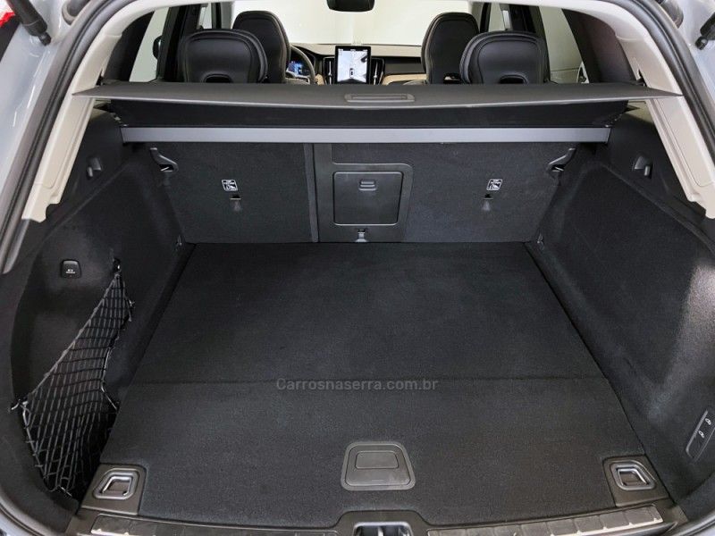 VOLVO XC60 2.0 T8 ULTRA DARK AWD HÍBRIDO 2026/2026 ÓTIMA CAR FLORES DA CUNHA / Carros no Vale VOLVO XC60 2.0 T8 ULTRA DARK AWD HÍBRIDO 2026/2026 ÓTIMA CAR FLORES DA CUNHA / Carros no Vale