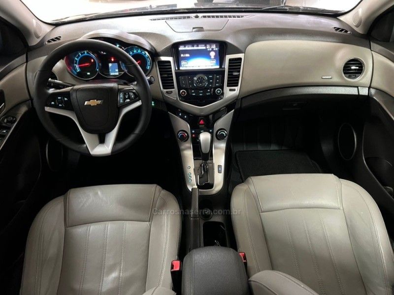 CHEVROLET CRUZE 1.8 LTZ 16V 2013/2013 CIMIRRO AUTOMÓVEIS TAQUARA / Carros no Vale CHEVROLET CRUZE 1.8 LTZ 16V 2013/2013 CIMIRRO AUTOMÓVEIS TAQUARA / Carros no Vale