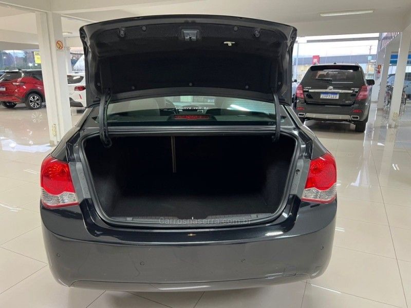 CHEVROLET CRUZE 1.8 LTZ 16V 2013/2013 CIMIRRO AUTOMÓVEIS TAQUARA / Carros no Vale CHEVROLET CRUZE 1.8 LTZ 16V 2013/2013 CIMIRRO AUTOMÓVEIS TAQUARA / Carros no Vale