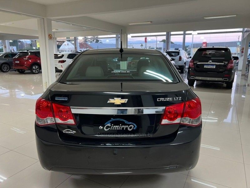 CHEVROLET CRUZE 1.8 LTZ 16V 2013/2013 CIMIRRO AUTOMÓVEIS TAQUARA / Carros no Vale CHEVROLET CRUZE 1.8 LTZ 16V 2013/2013 CIMIRRO AUTOMÓVEIS TAQUARA / Carros no Vale