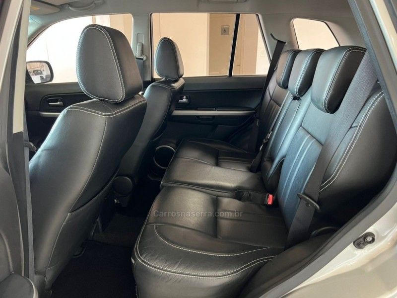 SUZUKI GRAND VITARA 2.0 4X2 16V 2015/2015 CIMIRRO AUTOMÓVEIS TAQUARA / Carros no Vale SUZUKI GRAND VITARA 2.0 4X2 16V 2015/2015 CIMIRRO AUTOMÓVEIS TAQUARA / Carros no Vale