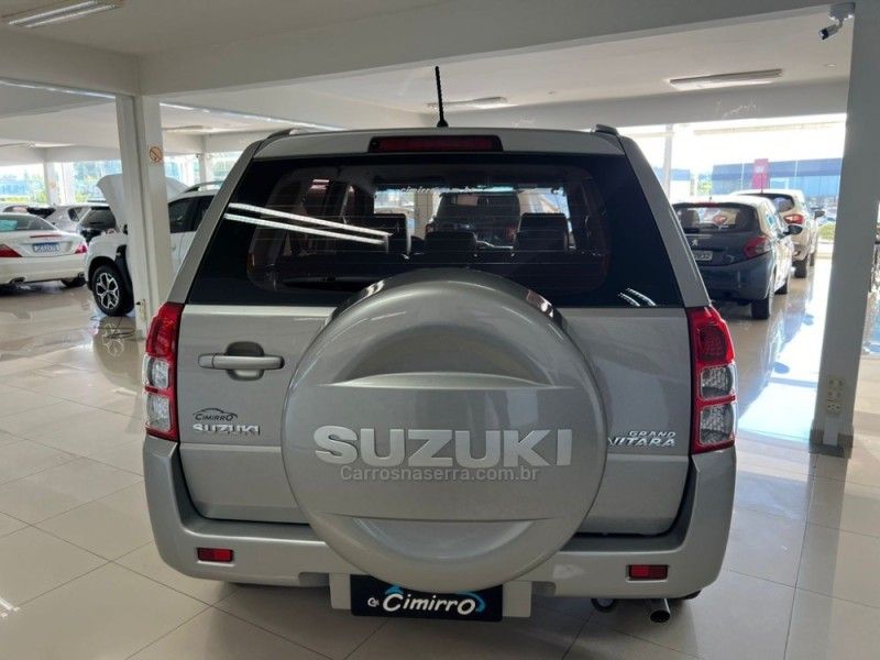SUZUKI GRAND VITARA 2.0 4X2 16V 2015/2015 CIMIRRO AUTOMÓVEIS TAQUARA / Carros no Vale SUZUKI GRAND VITARA 2.0 4X2 16V 2015/2015 CIMIRRO AUTOMÓVEIS TAQUARA / Carros no Vale