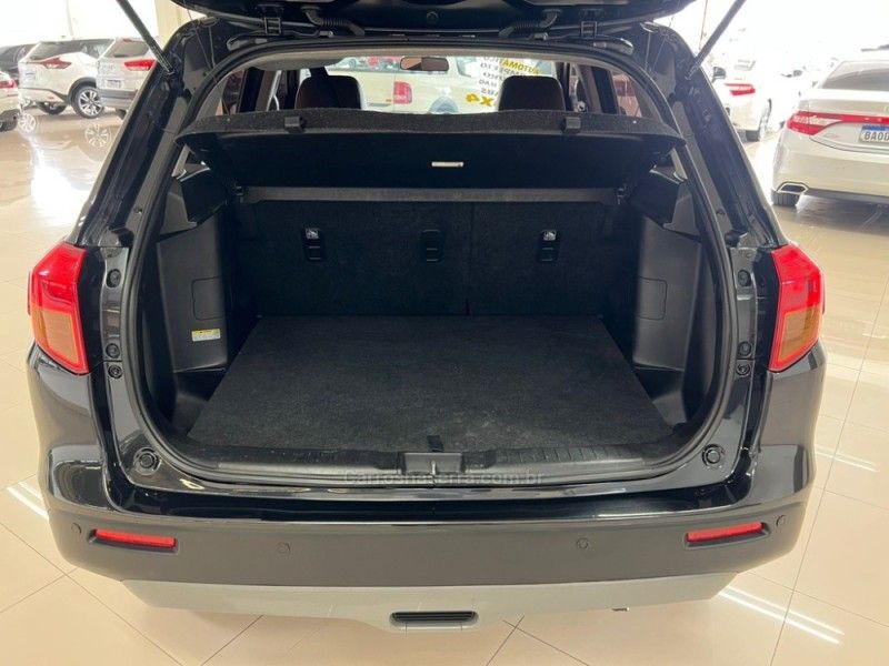 SUZUKI VITARA 1.6 4YOU 16V 2017/2018 CIMIRRO AUTOMÓVEIS TAQUARA / Carros no Vale SUZUKI VITARA 1.6 4YOU 16V 2017/2018 CIMIRRO AUTOMÓVEIS TAQUARA / Carros no Vale