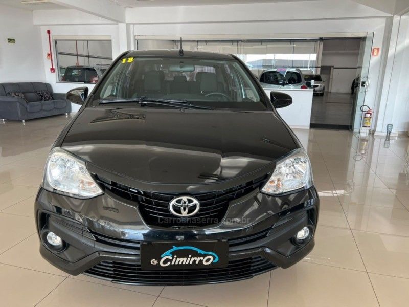 TOYOTA ETIOS 1.5 XS SEDAN 16V 2018/2018 CIMIRRO AUTOMÓVEIS TAQUARA / Carros no Vale TOYOTA ETIOS 1.5 XS SEDAN 16V 2018/2018 CIMIRRO AUTOMÓVEIS TAQUARA / Carros no Vale