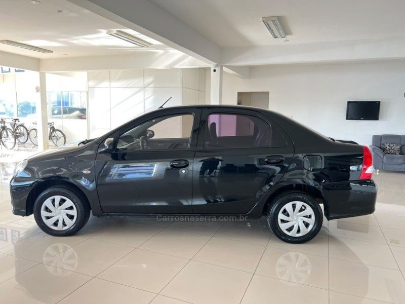 TOYOTA ETIOS 1.5 XS SEDAN 16V 2018/2018 CIMIRRO AUTOMÓVEIS TAQUARA / Carros no Vale TOYOTA ETIOS 1.5 XS SEDAN 16V 2018/2018 CIMIRRO AUTOMÓVEIS TAQUARA / Carros no Vale
