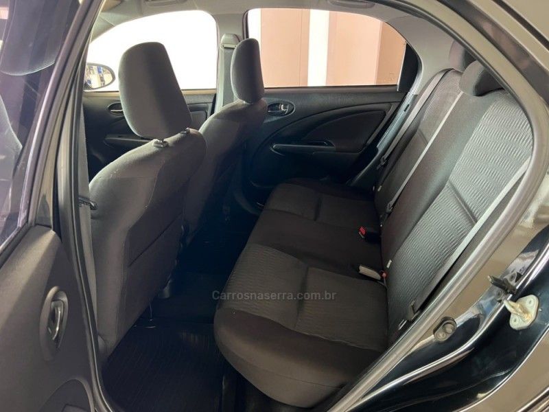TOYOTA ETIOS 1.5 XS SEDAN 16V 2018/2018 CIMIRRO AUTOMÓVEIS TAQUARA / Carros no Vale TOYOTA ETIOS 1.5 XS SEDAN 16V 2018/2018 CIMIRRO AUTOMÓVEIS TAQUARA / Carros no Vale