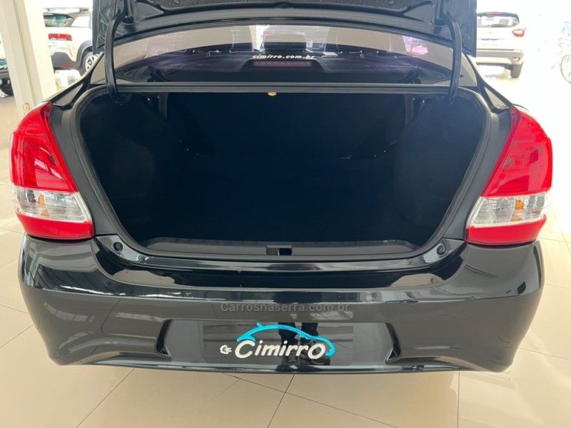 TOYOTA ETIOS 1.5 XS SEDAN 16V 2018/2018 CIMIRRO AUTOMÓVEIS TAQUARA / Carros no Vale TOYOTA ETIOS 1.5 XS SEDAN 16V 2018/2018 CIMIRRO AUTOMÓVEIS TAQUARA / Carros no Vale