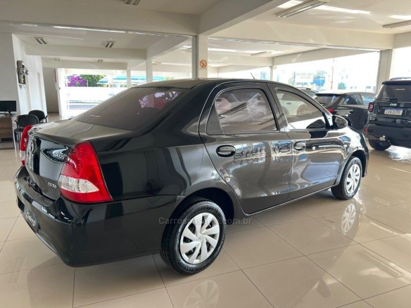 TOYOTA ETIOS 1.5 XS SEDAN 16V 2018/2018 CIMIRRO AUTOMÓVEIS TAQUARA / Carros no Vale TOYOTA ETIOS 1.5 XS SEDAN 16V 2018/2018 CIMIRRO AUTOMÓVEIS TAQUARA / Carros no Vale