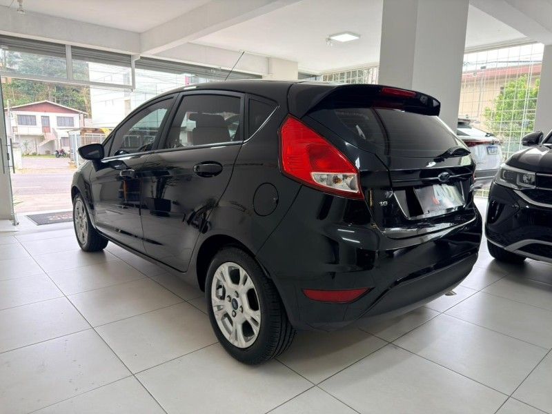 FORD FIESTA 1.6 SEL HATCH 16V 2017/2017 ANDRIGO VEÍCULOS CAXIAS DO SUL / Carros no Vale