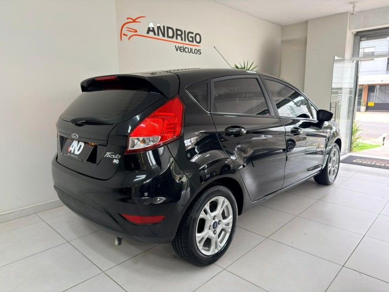 FORD FIESTA 1.6 SEL HATCH 16V 2017/2017 ANDRIGO VEÍCULOS CAXIAS DO SUL / Carros no Vale