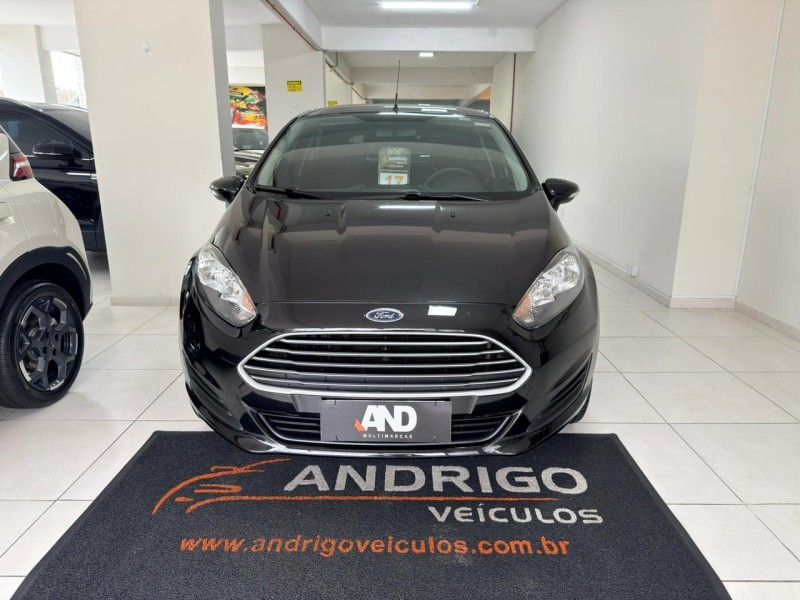 FORD FIESTA 1.6 SEL HATCH 16V 2017/2017 ANDRIGO VEÍCULOS CAXIAS DO SUL / Carros no Vale