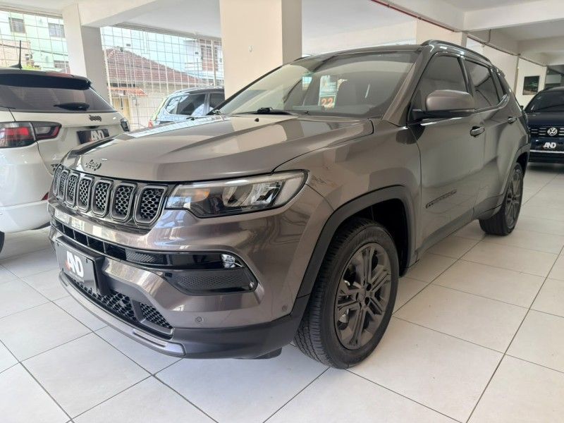 JEEP COMPASS 1.3 80 ANOS T270 16V TURBO 4X2 2021/2022 ANDRIGO VEÍCULOS CAXIAS DO SUL / Carros no Vale