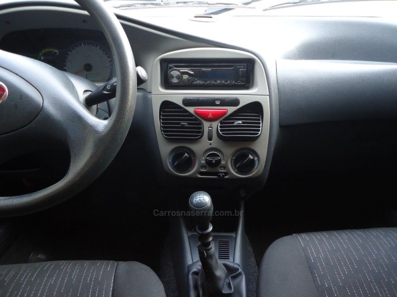 FIAT PALIO 1.0 MPI FIRE CELEBRATION ECONOMY 8V 2013/2013 BOURSCHEID CARROS E MOTOS SANTA CLARA DO SUL / Carros no Vale