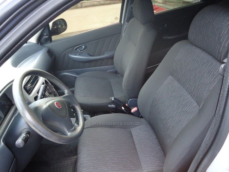 FIAT PALIO 1.0 MPI FIRE CELEBRATION ECONOMY 8V 2013/2013 BOURSCHEID CARROS E MOTOS SANTA CLARA DO SUL / Carros no Vale