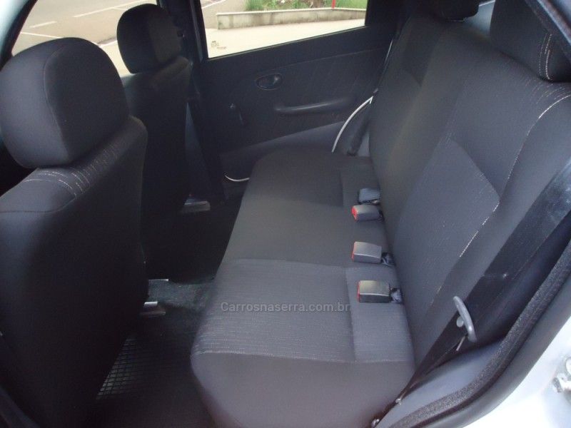 FIAT PALIO 1.0 MPI FIRE CELEBRATION ECONOMY 8V 2013/2013 BOURSCHEID CARROS E MOTOS SANTA CLARA DO SUL / Carros no Vale