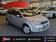 FORD FIESTA 1.6 MPI CLASS HATCH 8V 2010/2010 V10 VEÍCULOS CAXIAS DO SUL / Carros no Vale