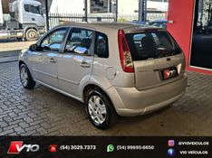FORD FIESTA 1.6 MPI CLASS HATCH 8V 2010/2010 V10 VEÍCULOS CAXIAS DO SUL / Carros no Vale